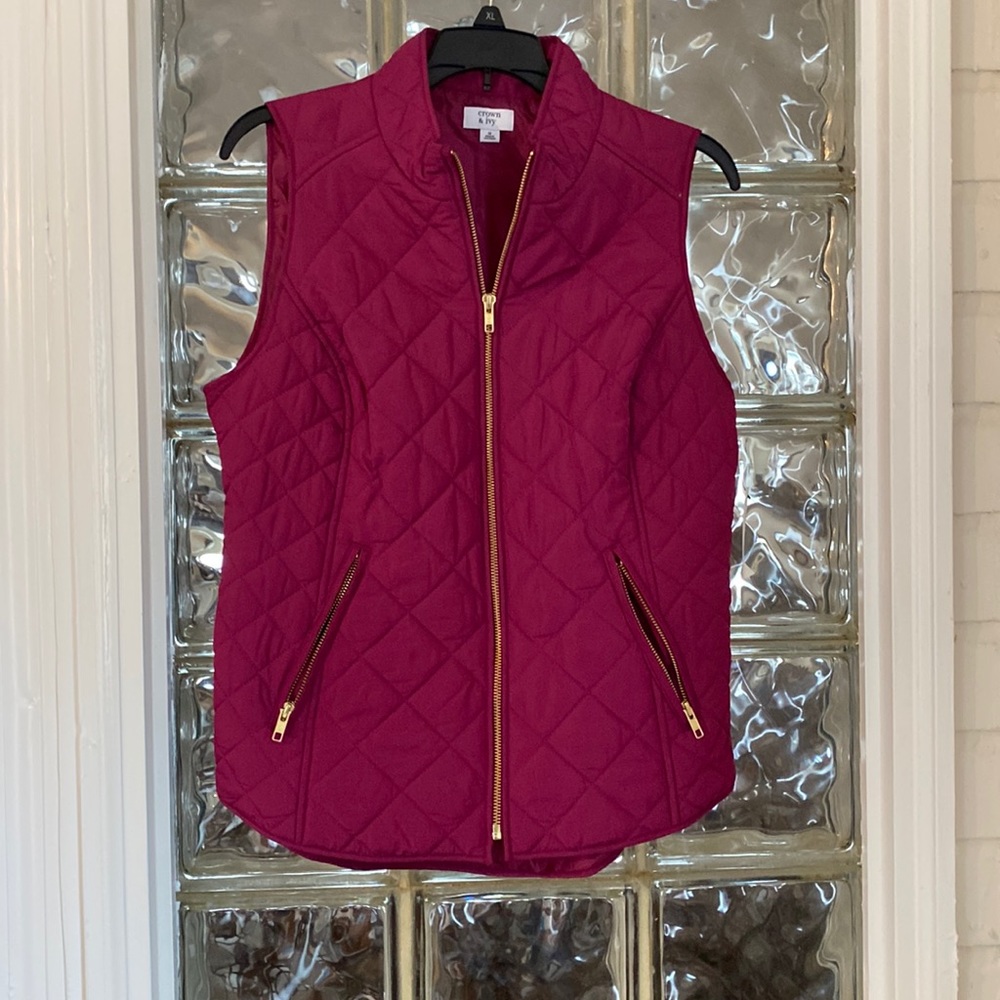 NWT Pink Crown & Ivy Vesst